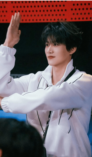 周柯宇作念了我最想对陈妍希作念的事 18场吻戏的情愫舆图