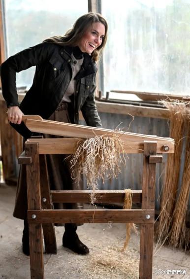 凯特王妃瘦成纸片人 康复后首次公开露面