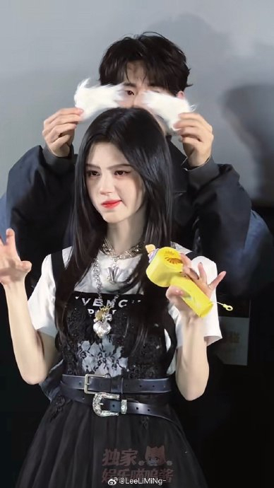 田嘉瑞月鳞绮纪里面造型神似刘亦菲