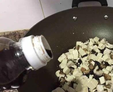 豆腐加肉末香翻天，20分钟上桌，比海鲜还美味？