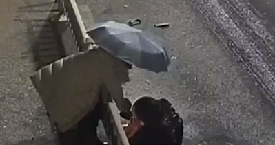 6岁儿子目睹妈妈雪夜救人全程夸赞：妈妈真棒！