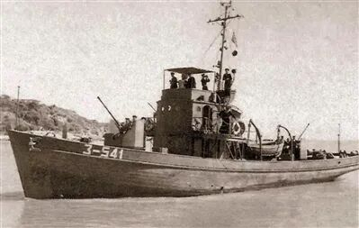 97岁老兵登舰忆往昔 热血犹存