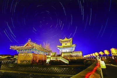 夜色下的奎星楼。青州市委宣传部供图