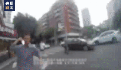 制服持刀歹徒的成都六勇士找到了：1辅警2退伍军人2骑手1重庆市民