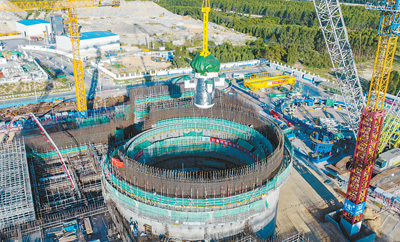 “玲龙一号”全球首堆核心模块吊装成功