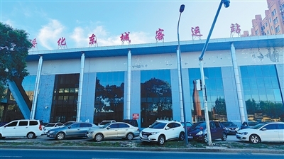 建造的乘客以3600万的容量开放了10年。友好的人