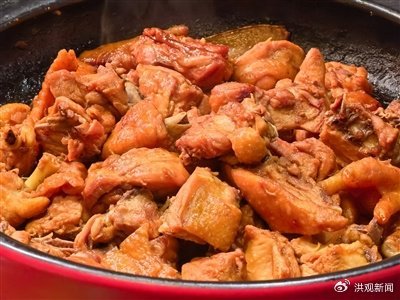 网红打卡过的“炒八掺”生意火爆 国庆辣味引爆南昌