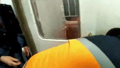 旅客突发疾病 列车临时停车 紧急救援保平安