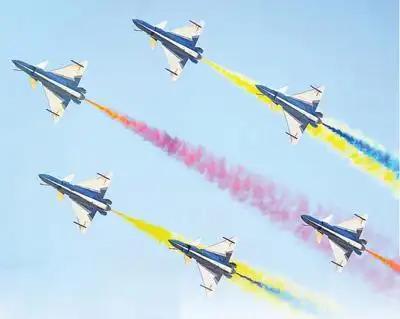 2025人民军队难忘瞬间