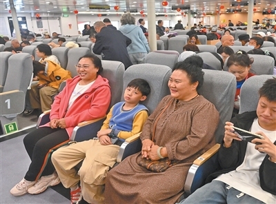 春运图景不断焕新（新时代画卷）