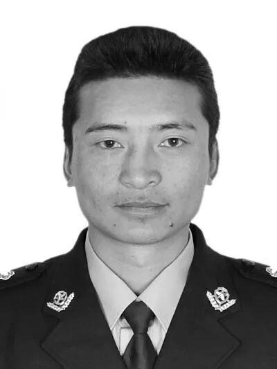 阿坝民警抓逃犯壮烈殉职 英雄用生命守护高原