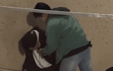 拍短剧时被真打演员发文报平安 剧组致歉