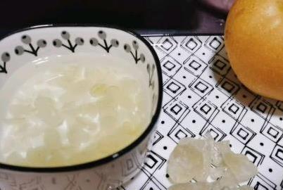 夏天喝一碗糖水，清热润肺全家爱，做法简单5分钟搞定