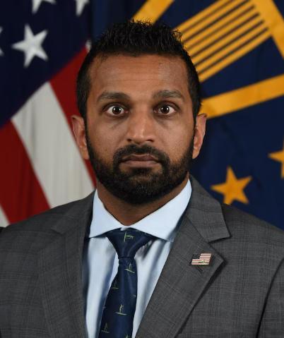 FBI局长威胁告美媒 炮制虚假报道引发风波