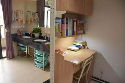 家长为儿子选高中竟只看有无马桶 家长：不是舍不得孩子吃苦，是没必要没苦硬吃