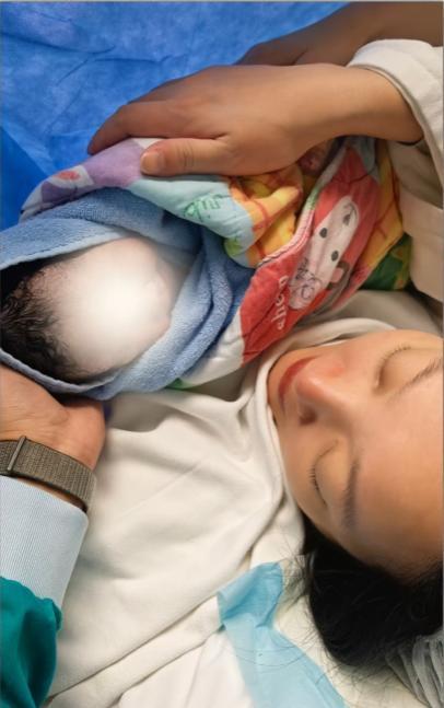 何杜娟生女 喜迎小茯苓