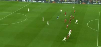葡萄牙2-1挪威 4连胜提前出线：C罗回归之门渐闭