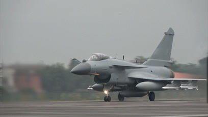  东部战区演练出动轰炸机 空军航空兵，时刻准备战斗