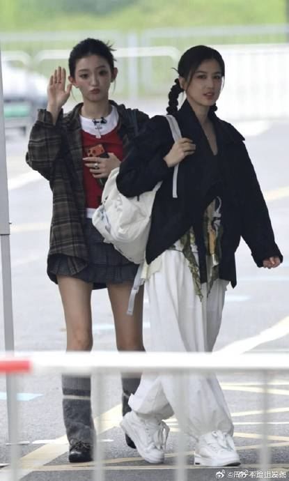 浪姐三公务变 面对春晚规格激发烧议