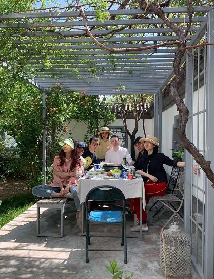 43岁左小青离婚 前夫是富豪 左小青称：始于爱情终于友情