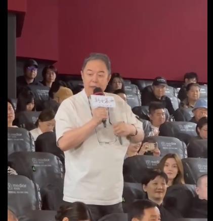 张铁林戏谑称不和范伟合作演戏的原因是自己演不过他