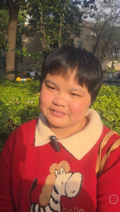 地铁呕血女孩患罕见病8年花费超百万 善举感动全网