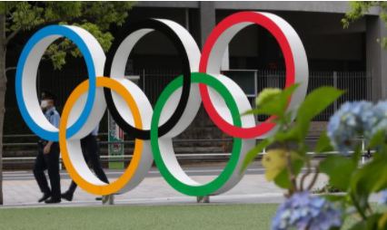 晚报|15架歼20飞越天安门 香港举行七一升旗仪式