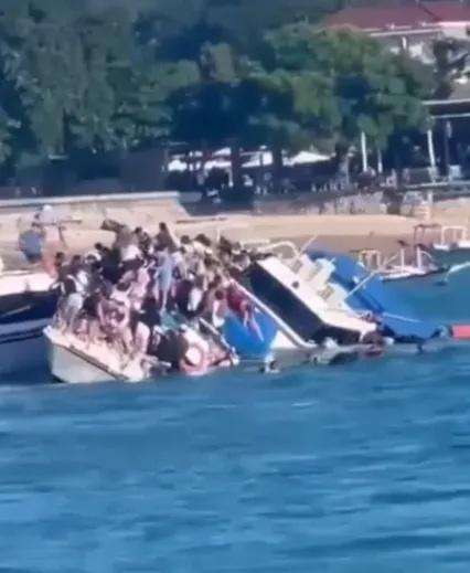 巴厘島一載89人游艇側(cè)翻沉沒
