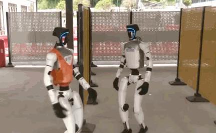 导游机器人、外卖机器狗上岗 5G-A网络助力智能服务