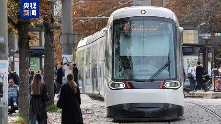 法國(guó)一地發(fā)生有軌電車(chē)相撞 超過(guò)30人受傷