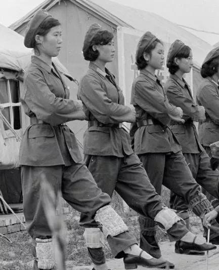 女兵方阵 飒 巾帼不让须眉