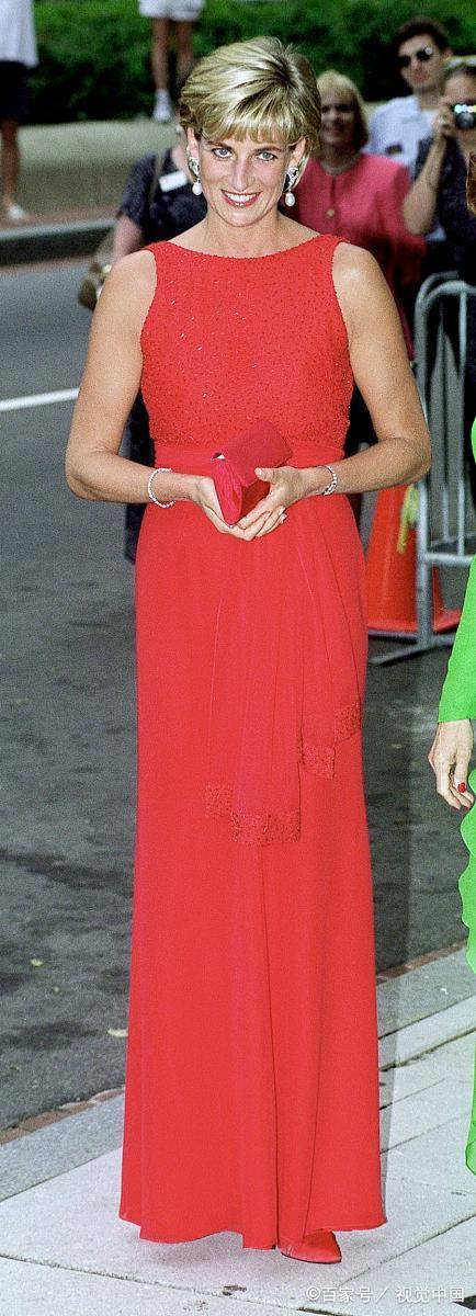 清洁工长得像戴安娜王妃走红，已经积累52万粉丝