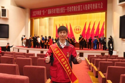 “跑得最快的快递小哥”为梅西送球,原来他也是天花板级的! “跑得最快的快递小哥”为梅西送球,原来他也是天花板级的!