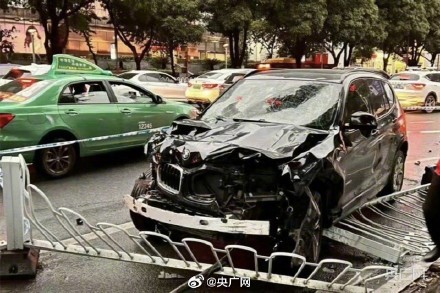 广州男子开宝马街头撞人致6死被执行死刑 ！