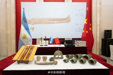 阿根廷向中国返还14件非法出境文物 盼流失文物回家