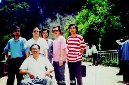 莫言真的在地坛认养了一棵银杏树 文学情谊的浪漫见证