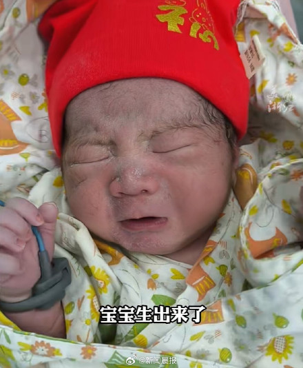 62岁超高龄孕妇顺利诞下6斤重男婴