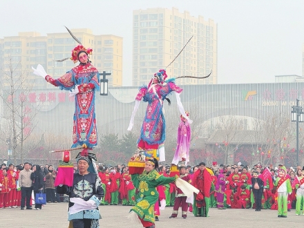 天镇：民俗表演赢喝彩