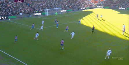 曼联凭借定位球逆袭夺冠,幸运女神的眷顾红魔时刻