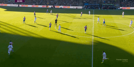 曼联凭借定位球逆袭夺冠,幸运女神的眷顾红魔时刻