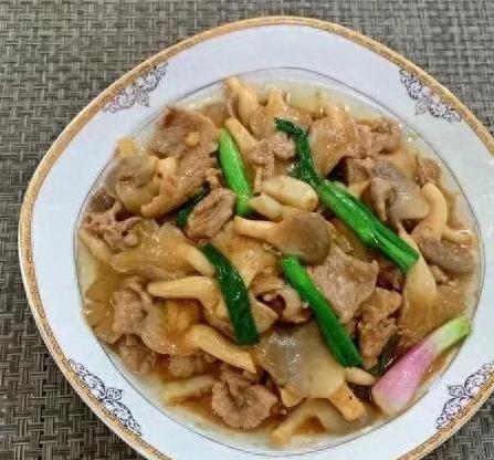 家常菜也能成大餐？5道简单菜谱，鲜香下饭吃出健康