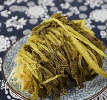 雪菜黄鱼绝配香，家常菜里藏秘密，你猜为啥这么火？