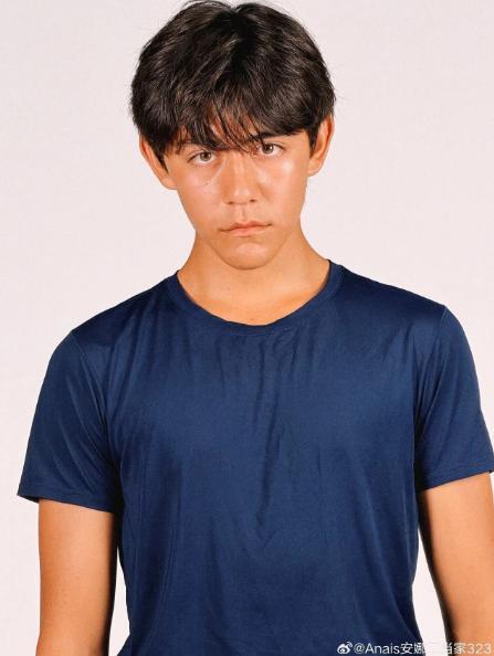 刘烨16岁儿子诺一近照曝光 庆生感言温馨动人