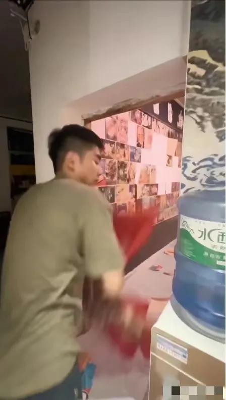 日本核污染水排海后 男子怒砸自己开的日料店改中餐厅