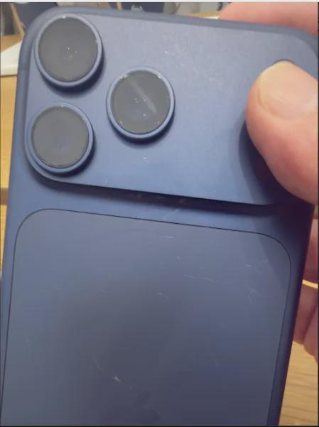 第一批iPhone17贴膜受害者出现了
