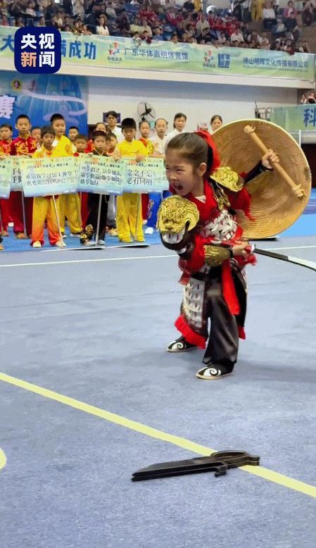 2岁宝宝诗词接龙奶声奶气 对答如流 小小年纪才艺惊人