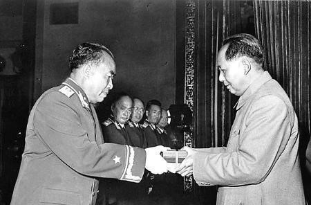 百年瞬间丨十大元帅授勋典礼在北京举行