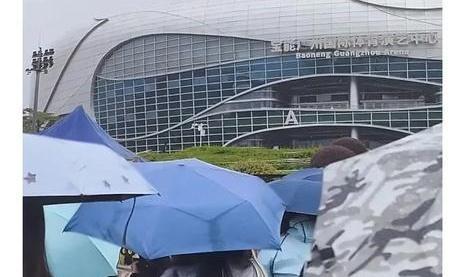 卓沅初舞台被叫停