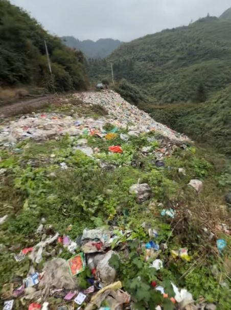 官方通报“山沟内随意倾倒垃圾” 已连夜清理并开展生态修复