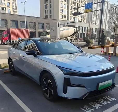 7.98万起售，银河L6配置逆袭秦PLUS，谁更值？